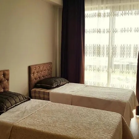 Cozy 2+1 5 Min Walk To Mall Of İstanbul
