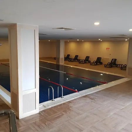 Daire Cozy 2+1 5 Min Walk To Mall Of İstanbul